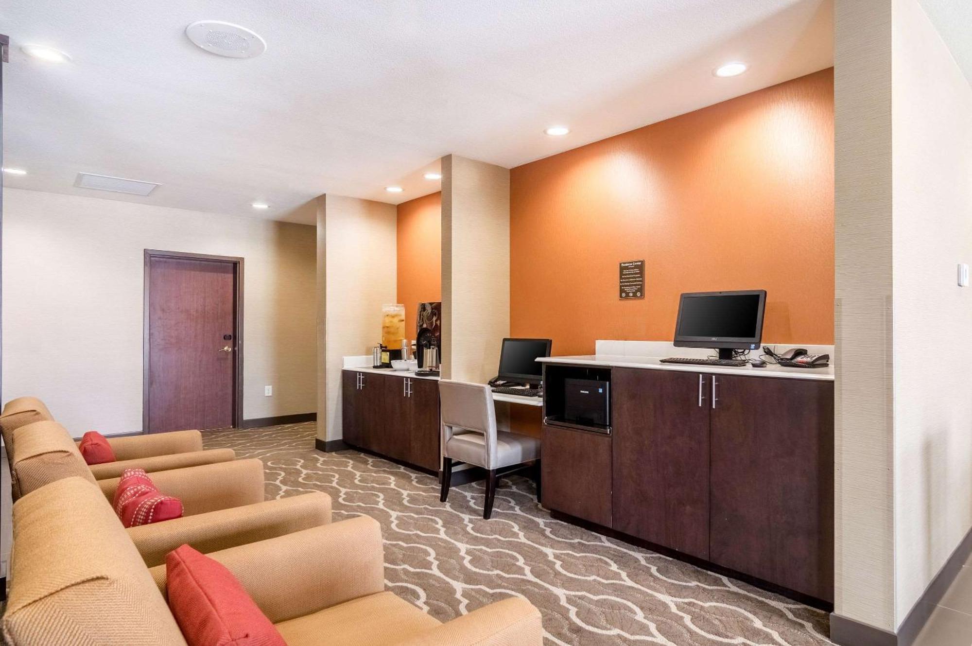 Comfort Suites Meridian And I-40 Oklahoma City Exterior foto